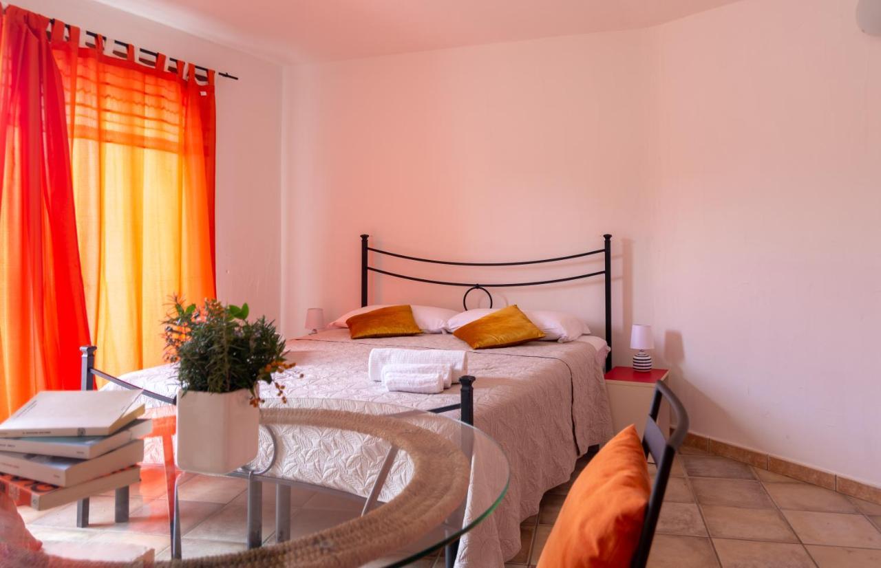 Aparthotel Residenze Il Girasole à Golfo Aranci Extérieur photo