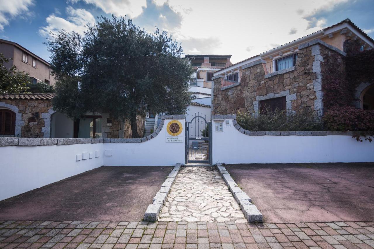 Aparthotel Residenze Il Girasole à Golfo Aranci Extérieur photo