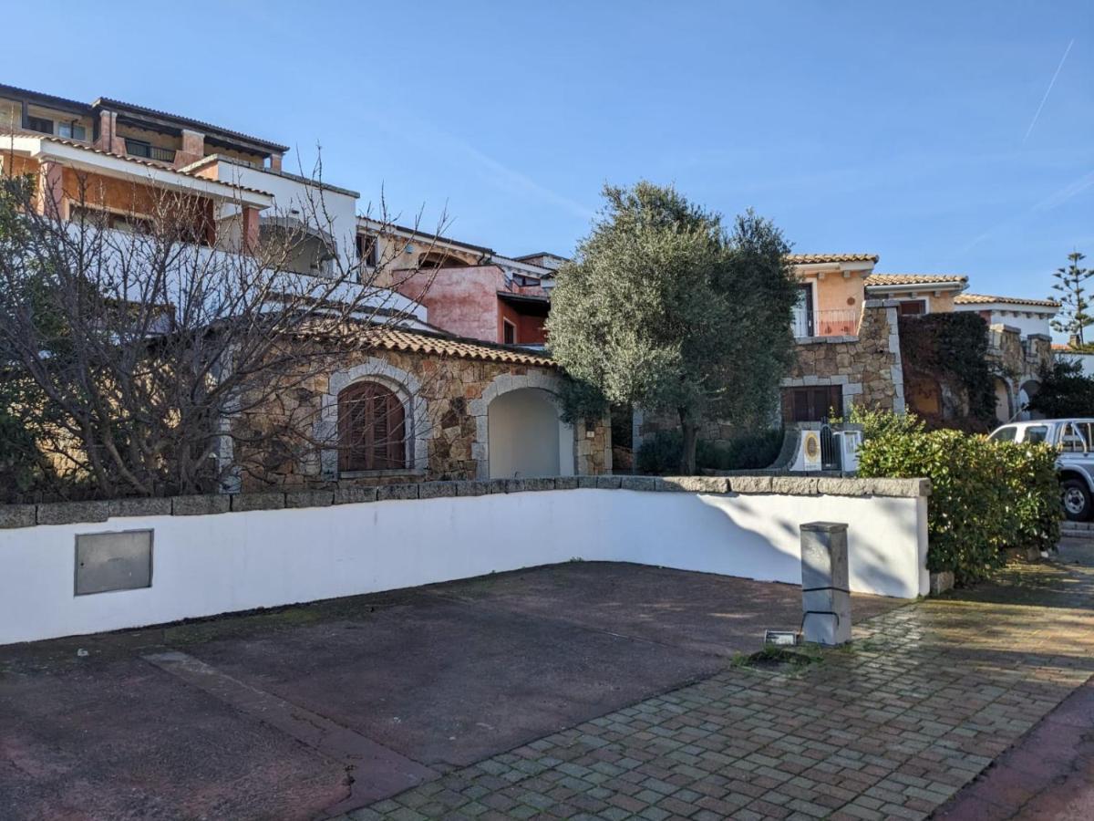 Aparthotel Residenze Il Girasole à Golfo Aranci Extérieur photo