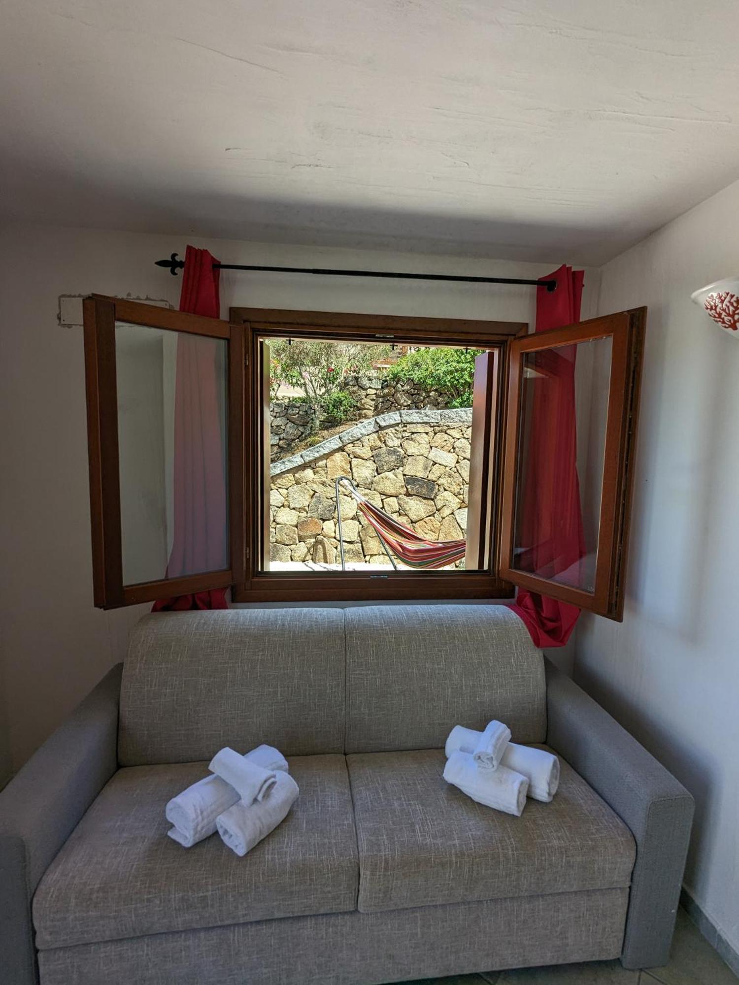 Aparthotel Residenze Il Girasole à Golfo Aranci Extérieur photo