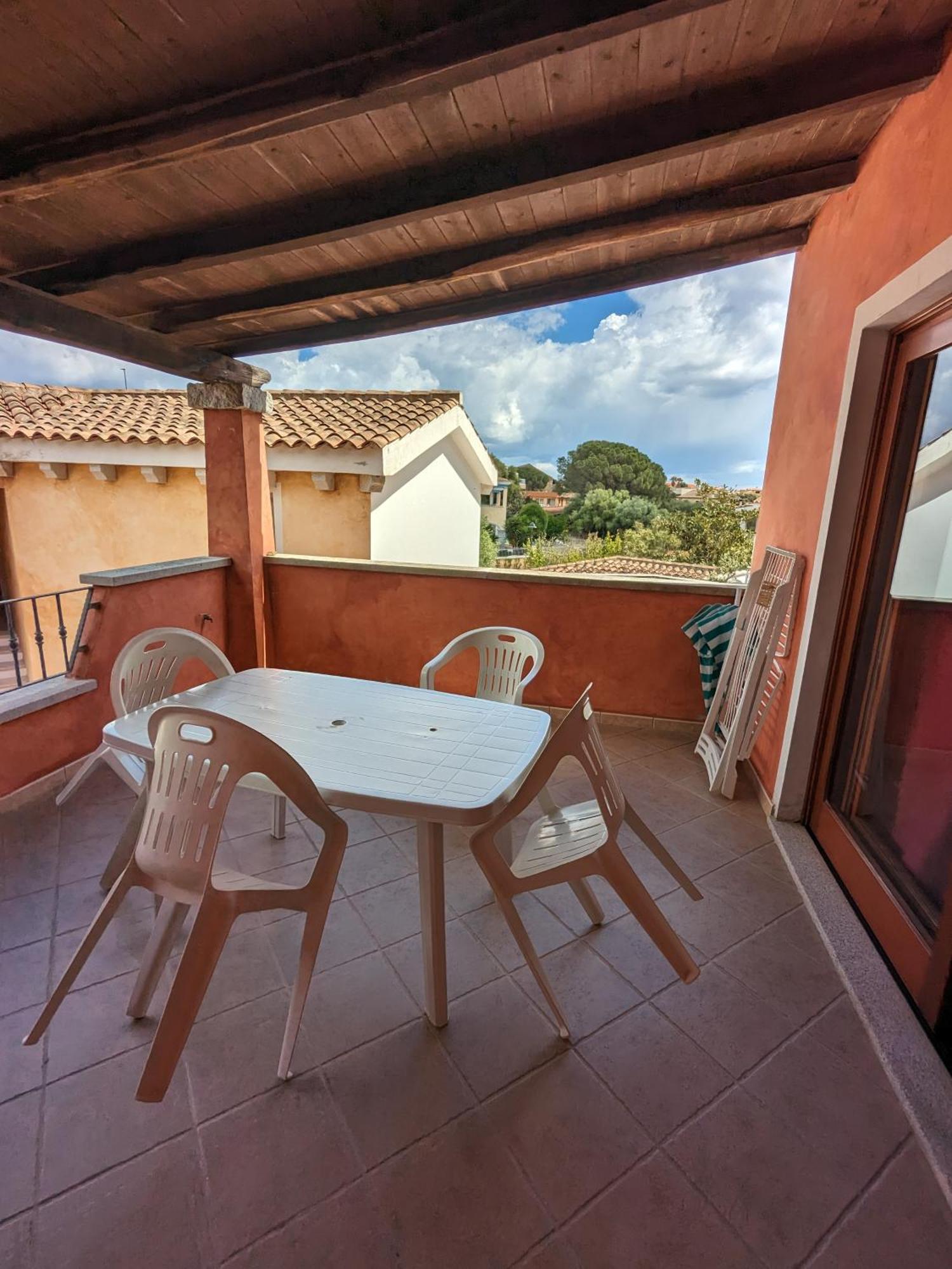 Aparthotel Residenze Il Girasole à Golfo Aranci Extérieur photo