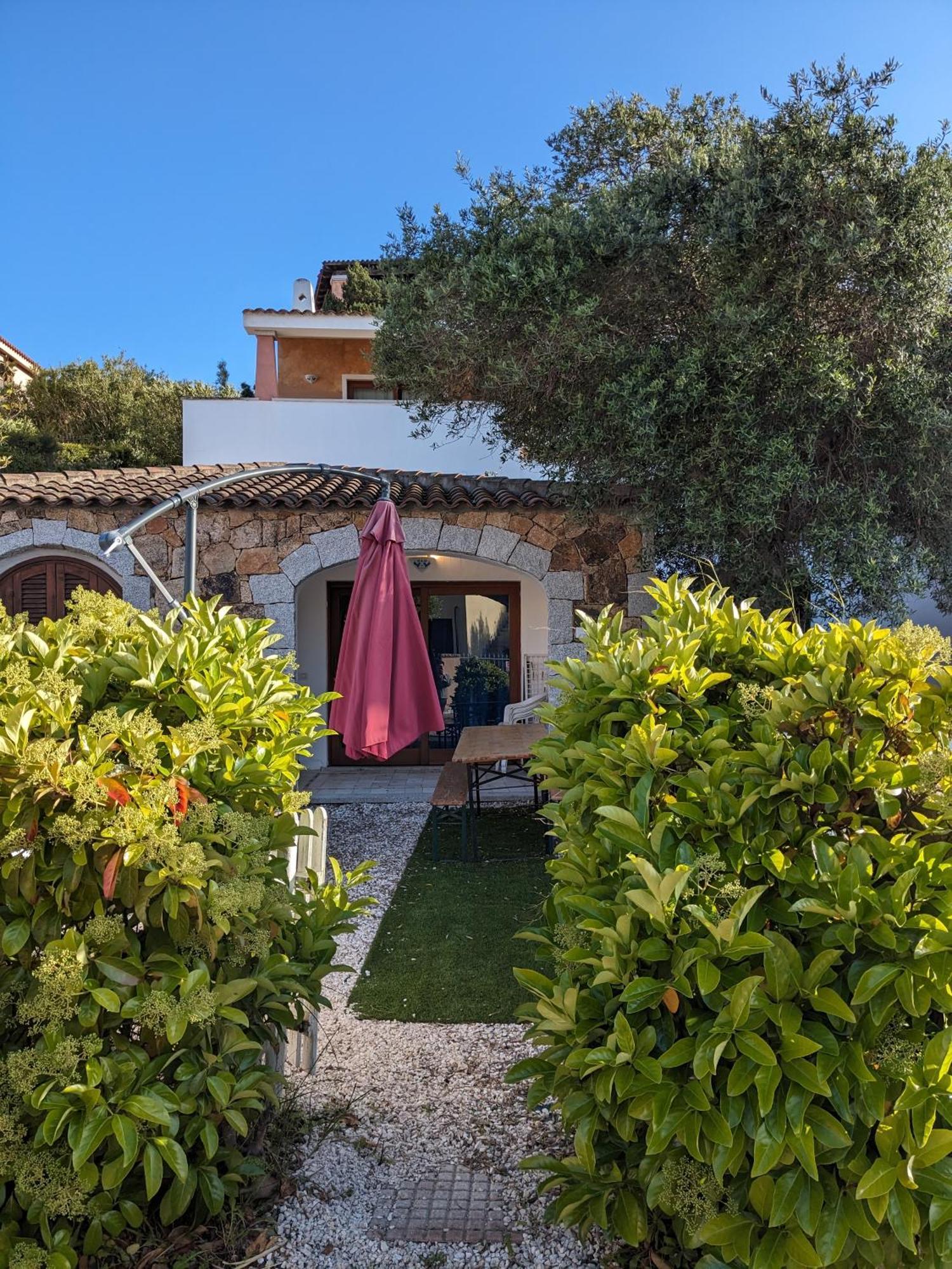 Aparthotel Residenze Il Girasole à Golfo Aranci Extérieur photo